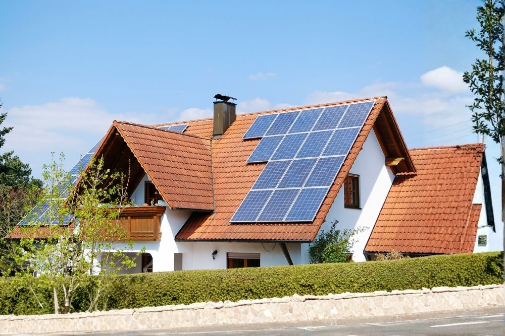 Léto přeje fotovoltaice. Využíváte její potenciál naplno?