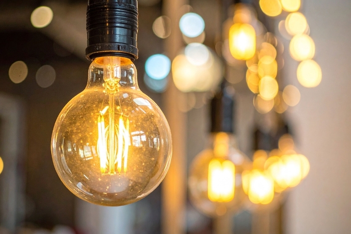 Vyměnit žárovky? Nejjednodušší způsob, jak doma šetřit energii